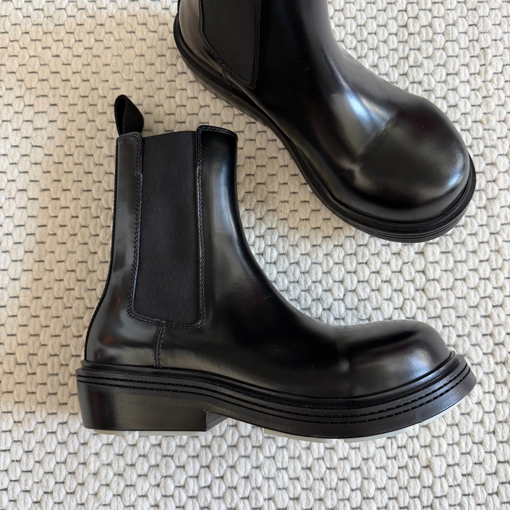 Bottega Veneta Fireman Leather Chelsea Boot